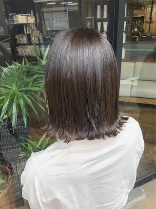 ミディアム カラー よしだ しおりのヘアスタイル