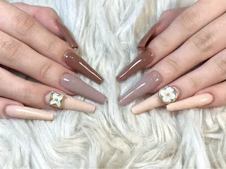 ネイル Salute本店 🦋仲原里佳のネイルデザイン