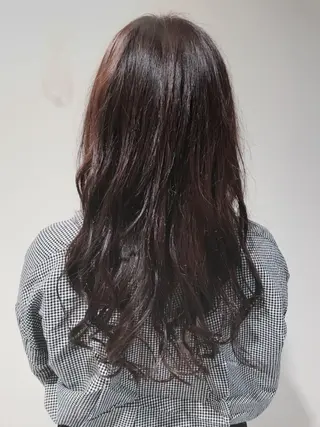 ロング カラー 伊藤 康乃のヘアスタイル