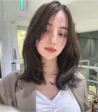 ミディアム tricot TOKYO AVEDA 表参道店所属・西嶋 祐太のヘアスタイル