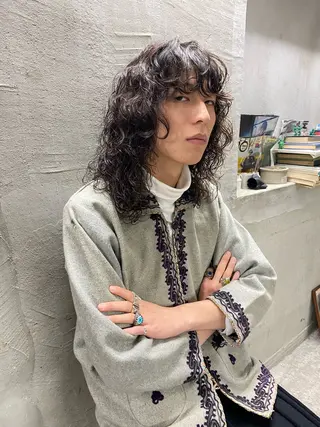 ロング パーマ メンズ パーマ、髪質改善 カズマのヘアスタイル