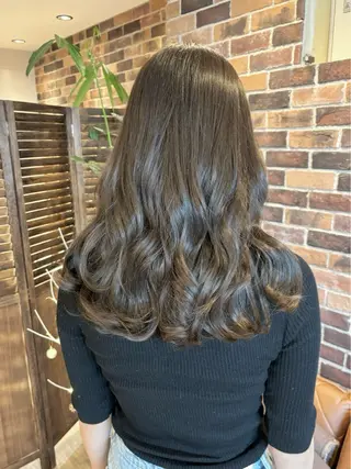 セミロング ブリーチ／ ダブルカラー／ＲＹＯのヘアスタイル