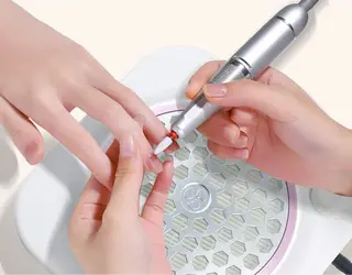 ネイル 穎 アオリのネイルデザイン