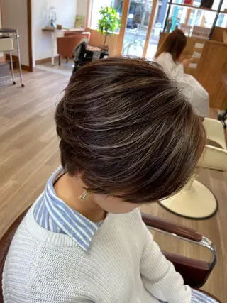 ショート カラー chill out 南塚口本店のヘアスタイル