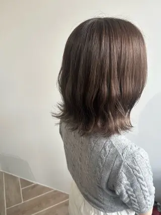 カラー ベージュ/ダブルカラ ー/新潟駅/青柳萌果のヘアスタイル