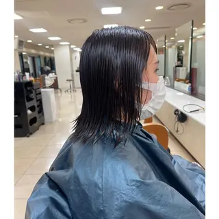 セミロング パーマ ラカリテ所属・渋谷 りなのヘアスタイル