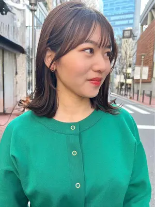ミディアム 田中 優菜のヘアスタイル