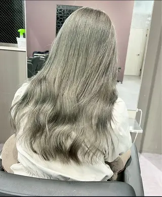 セミロング カラー SEINA️️/烏丸 ブリーチ/ハイトーンのヘアスタイル