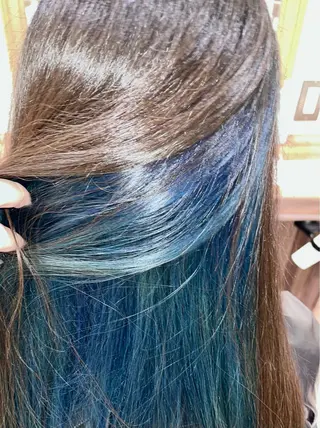 ロング インナーカラー🤍 やないのヘアスタイル