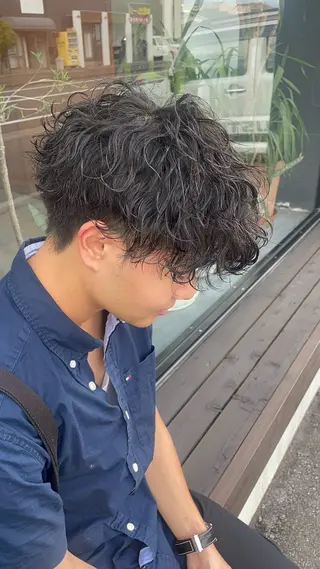 ショート パーマ 髙尾 莉々のヘアスタイル