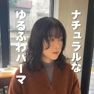 ミディアム パーマ ケアブリーチ/ ハイトーン/牧野のヘアスタイル