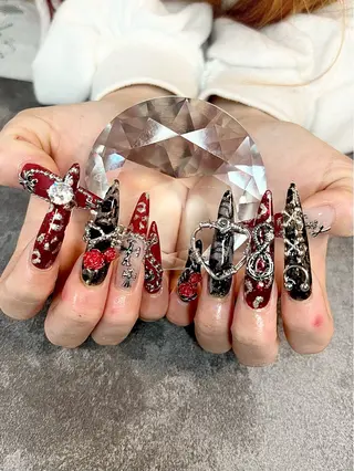 ネイル Vesper所属・ayaka ギャルネイル🎀のネイルデザイン