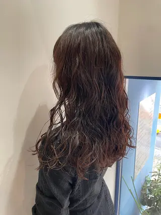 パーマ 佐々木 芽衣のヘアスタイル