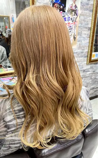 ミディアム 土屋朱理/ ハイトーンカラーのヘアスタイル