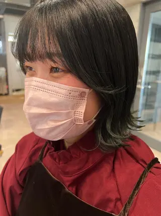 ショート カラー ヘアアレンジ サナ🌱 切りっぱなしボブのヘアスタイル