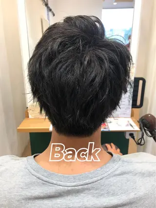 ショート カラー メンズ 細沼 葵のヘアスタイル