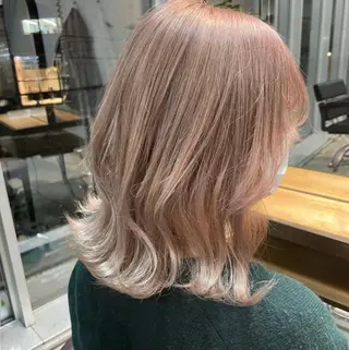 ミディアム カラー ヘアアレンジ 🎀ハイトーン・艶 カラー HANA🎀のヘアスタイル