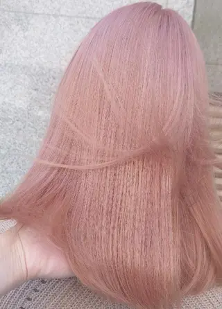 ミディアム カラー さいとう つかさのヘアスタイル