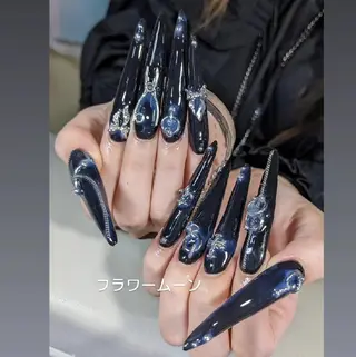 ネイル フラワー ムーンのネイルデザイン