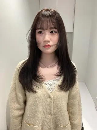 ロング 透け感カラー / ストレート/ハルカのヘアスタイル