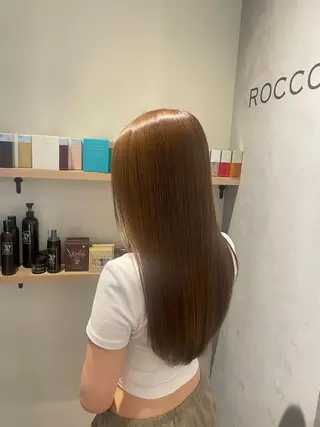ロング アイナ ROCCOのヘアスタイル