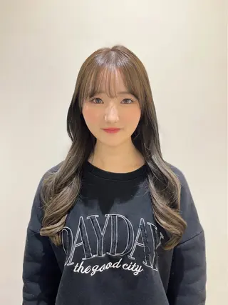 ロング 🫧オリーブカラー/ 酸性縮毛矯正銀座🫧のヘアスタイル