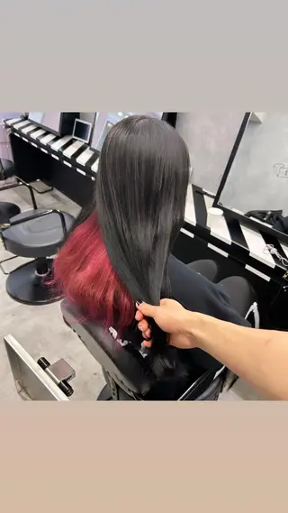 セミロング Hui.所属・縮毛矯正・髪質改善 特化 出納 直起のヘアスタイル