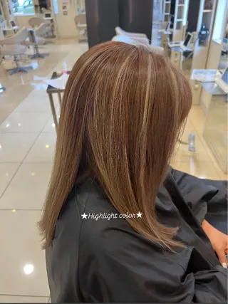 セミロング カラー 友田 未来のヘアスタイル