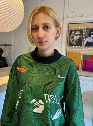 ショート カラー Loom.所属・村上雅人 ナチュラルモードのヘアスタイル