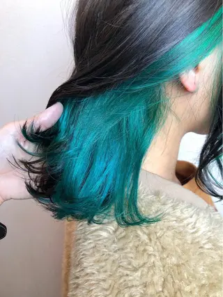 ミディアム カラー 是枝 さくらのヘアスタイル