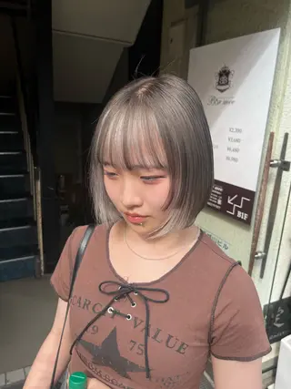 ショート カラー 艶髪/ハイトーン/ ヘアセット/モエノのヘアスタイル