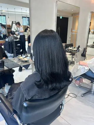 カラー miko🪽地毛風/ ハイトーン/レイヤーのヘアスタイル