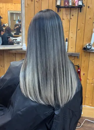 ロング カラー さいとう つかさのヘアスタイル