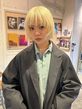 ショート カラー Loom.所属・村上雅人 ナチュラルモードのヘアスタイル