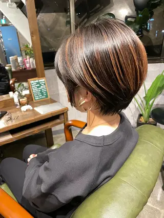 ショート アワ ダイキのヘアスタイル
