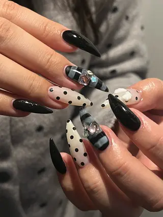 ネイル Hata nail /個性派ニュアンスのネイルデザイン