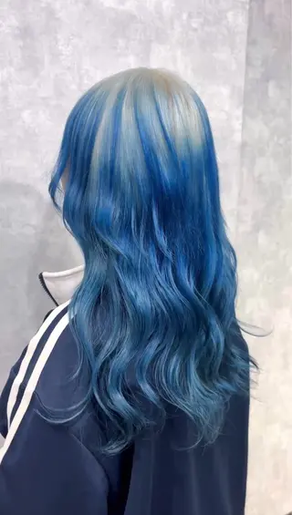 ロング 🌐NATSUMI 🌐【寒色カラー】のヘアスタイル
