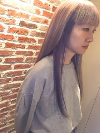 セミロング カラー ホワイト&レイヤーカ ットエクステ長畠俊輔のヘアスタイル