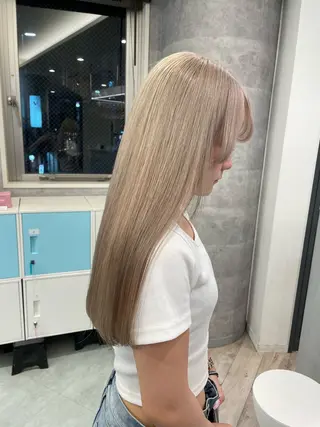 ロング ♡似合わせハイトーン ♡maiのヘアスタイル