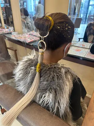 セミロング 山村紗慧/透明感カラ ー/クロスパーマのヘアスタイル