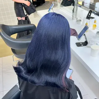 セミロング 寒色＆ブリーチ特化 寒色MiOのヘアスタイル