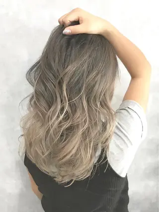 ロング カラー TOMOYAレイヤー ブリーチ縮毛矯正のヘアスタイル