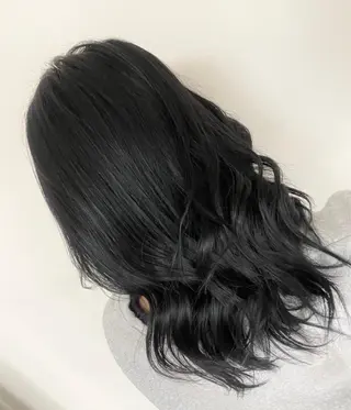 ミディアム カラー SORA所属・ＳＯＲＡ Ｉｉｅのヘアスタイル