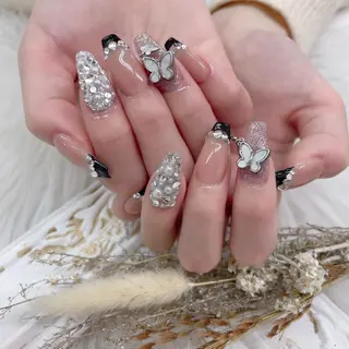 ネイル 🦋ネイルサロン ブラン🌈ゆりのネイルデザイン