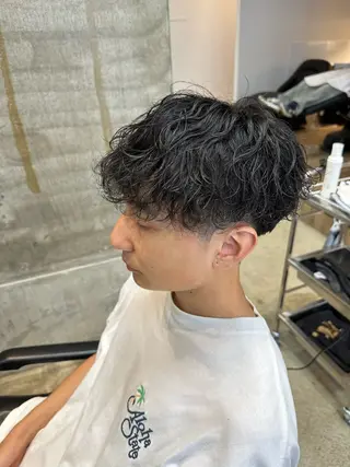 ショート パーマ メンズ 倉持 誠也 フェザーパーマのヘアスタイル