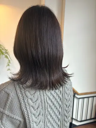 ミディアム 顔周りのデザイン特化 井手麻梨栄のヘアスタイル