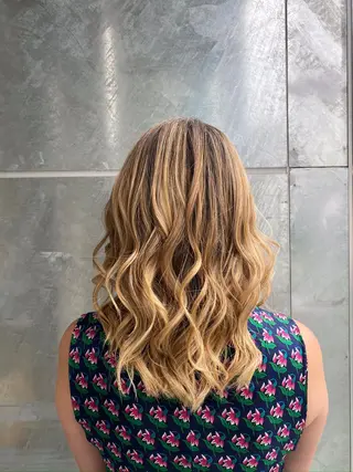 ミディアム JetSet所属・JetSet 虎ノ門ヒルズ店のヘアスタイル