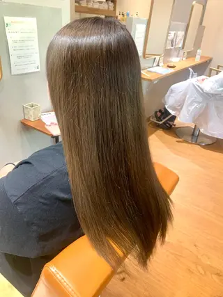 ロング 秋野 遥のヘアスタイル