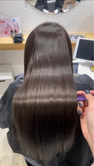 カラー miloc himekaのヘアスタイル