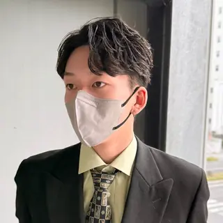 ショート メンズ ハイトーンニュアンス 毛流れシャドウパーマのヘアスタイル